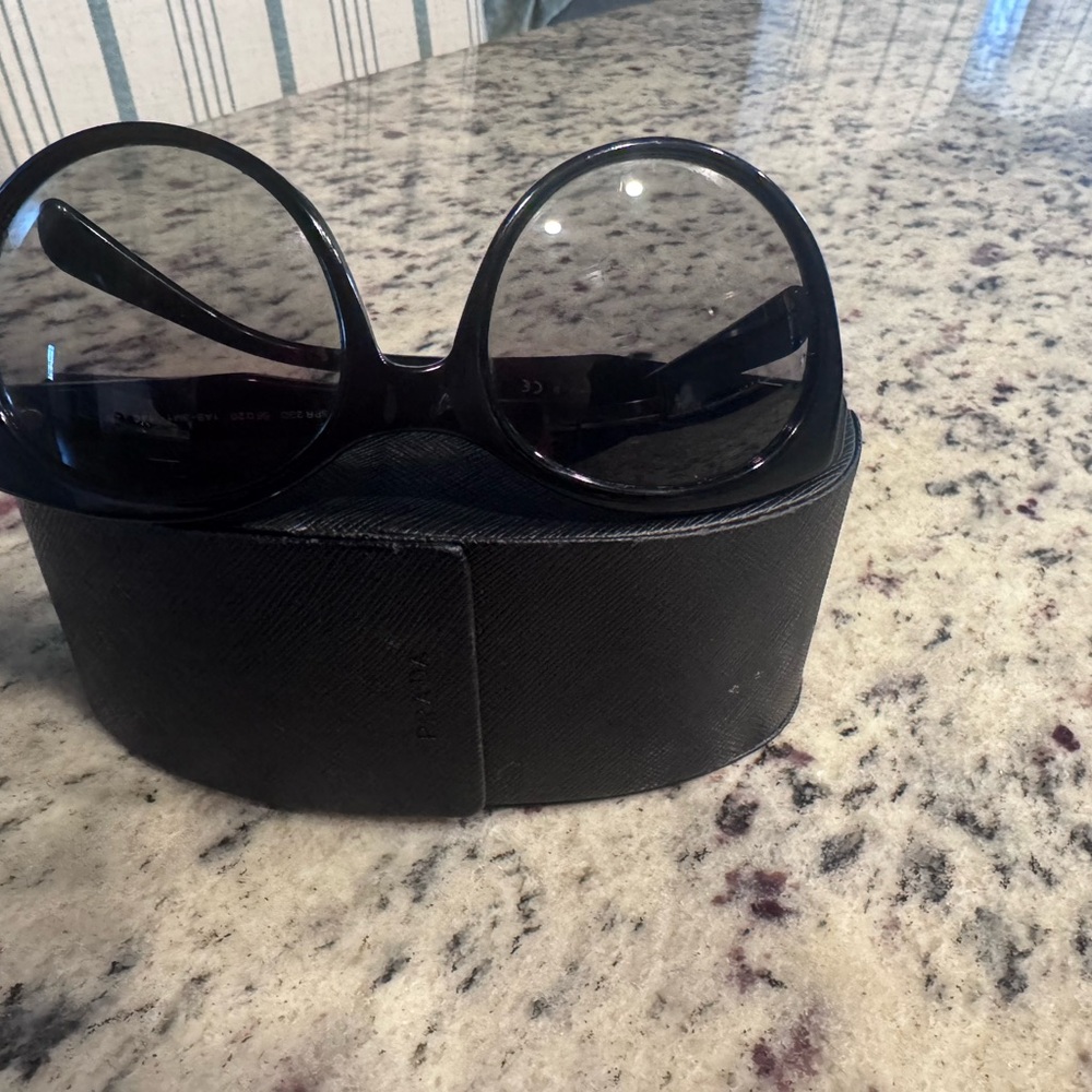 Prada Black Oversized Sunglasses - Picture 2 of 5